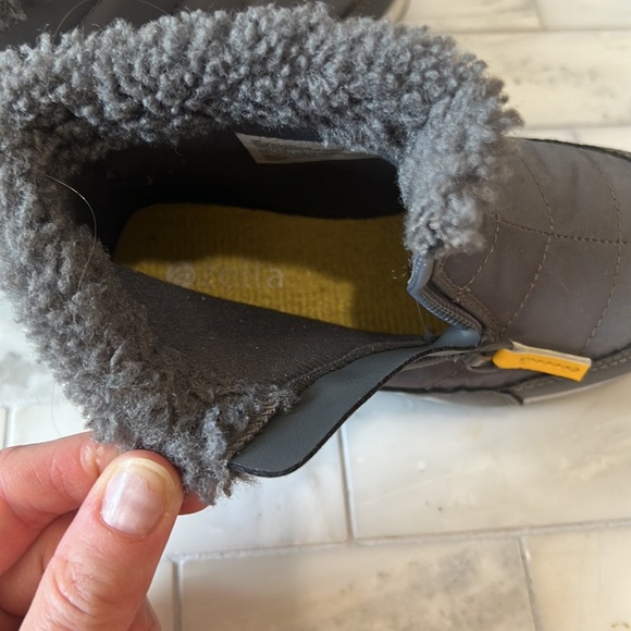 Gray boots - Picture 2 of 3